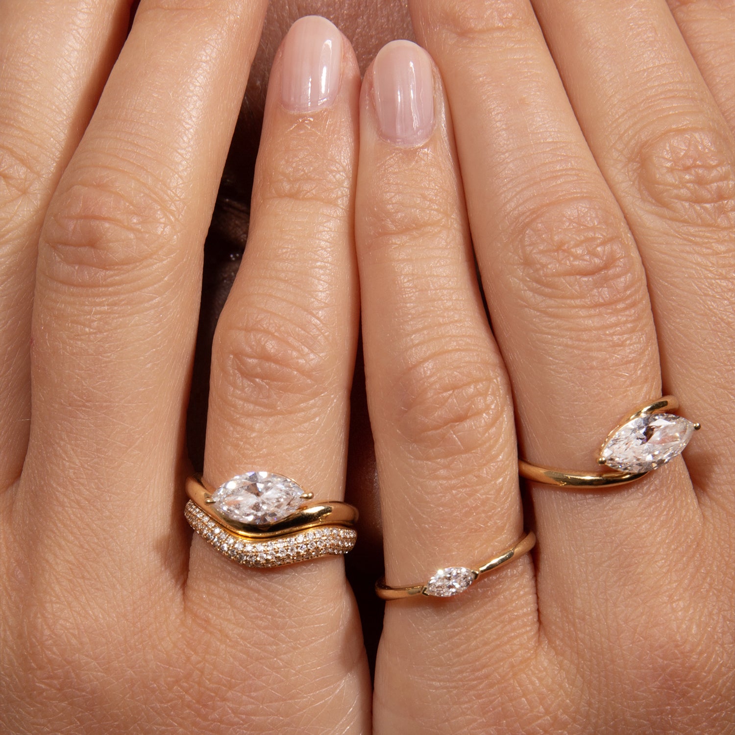 BAGUE ECLAT SERTIE
